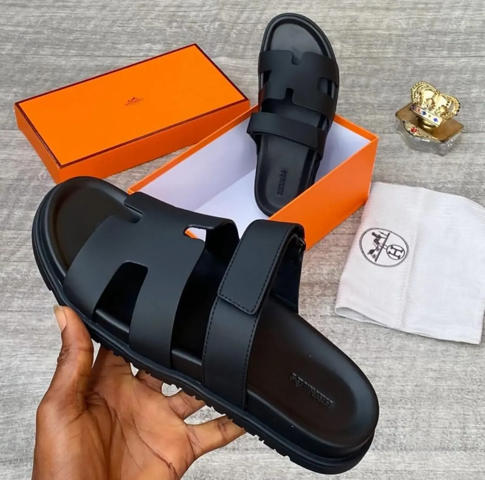 Photo de Galerie 2 - Petites Annonces | Sandales Hommes, Nkololoun, Douala, Cameroun | Vêtements, chaussures et autres  > Chaussures pour hommes
