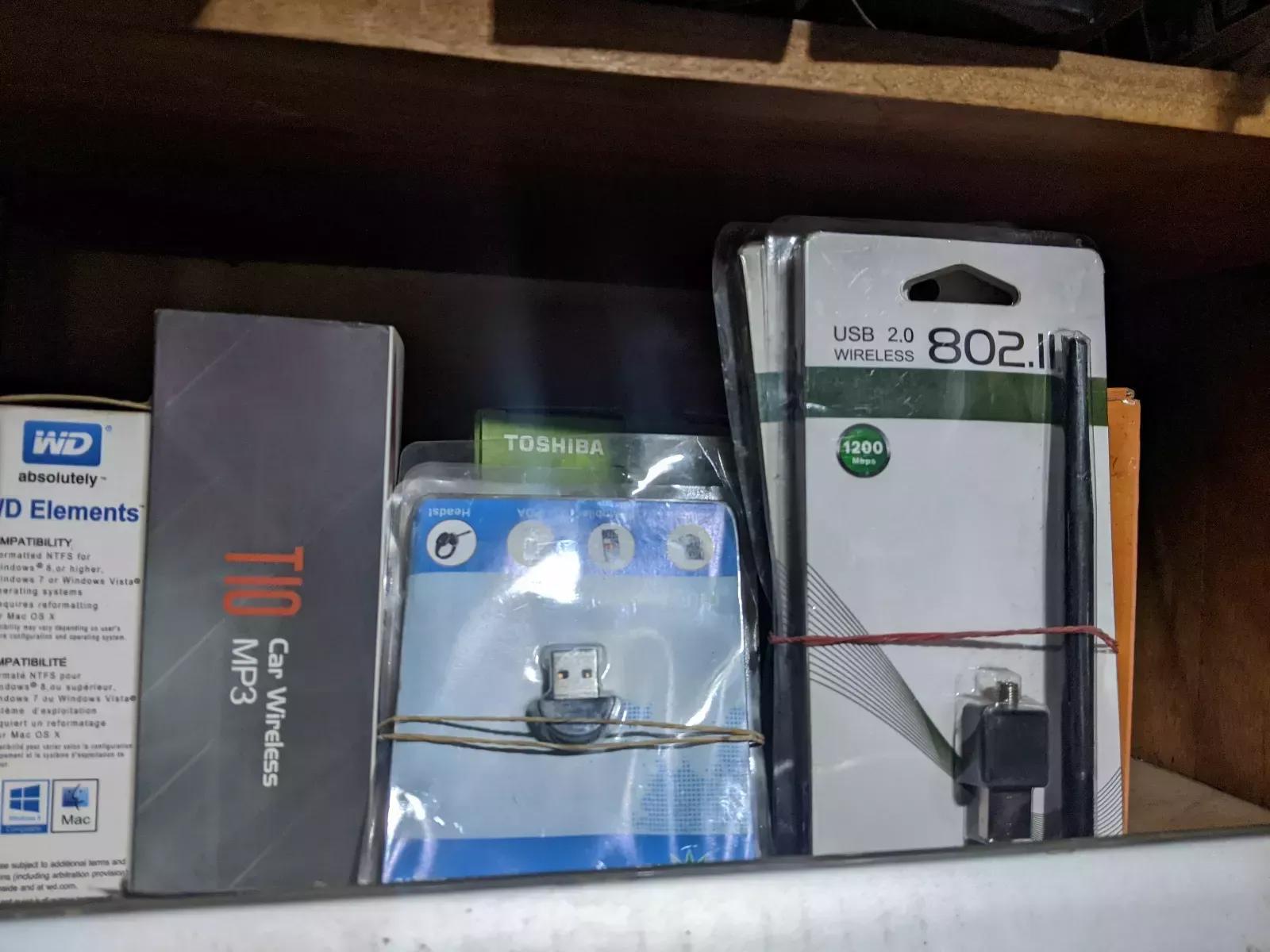 Photo Principale - Petites Annonces | Wifi And Bluetooth Adapters, Clerks Quarters, Buea, Cameroun | Électronique et médias  > Ordinateurs et accessoires