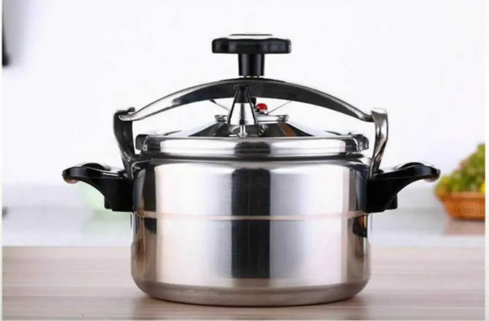 Main Photo - Marketplace | Pressure Cooker And Many More Other Things To Visit In The Page, Bonamoussadi, Douala, Cameroon | Clothing, Shoes, & Others  > Others & Accessories