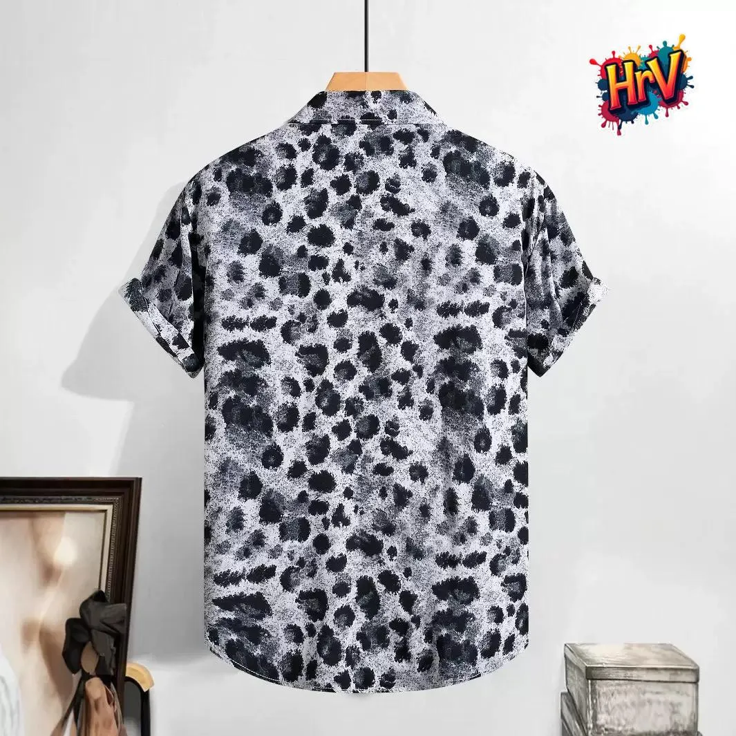 Photo de Galerie 1 - Petites Annonces | Stylish Leaf-Print Shirt – Now Available! 🔥, Bonduma, Buea, Cameroun | Vêtements, chaussures et autres  > Vêtements pour hommes