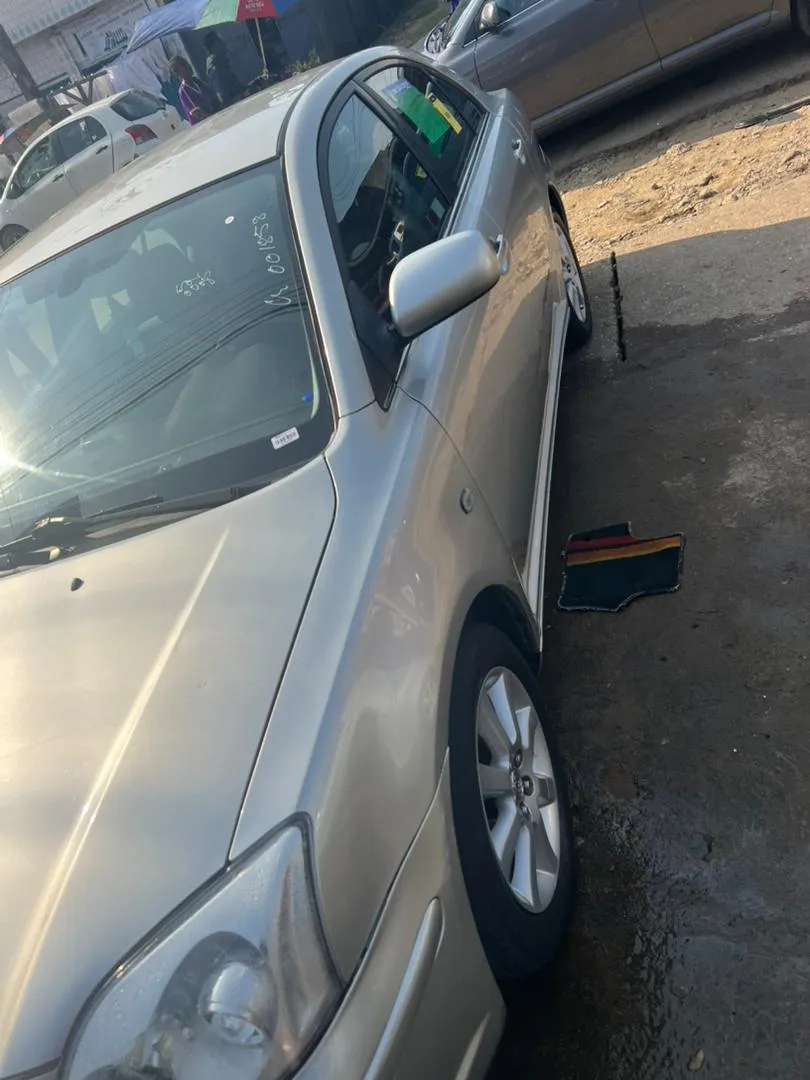 Photo de Galerie 4 - Petites Annonces | Toyota Avensis Verso – 7 Seats For Sale, Koto, Douala, Cameroun | Véhicules et moteurs  > Voitures et camions
