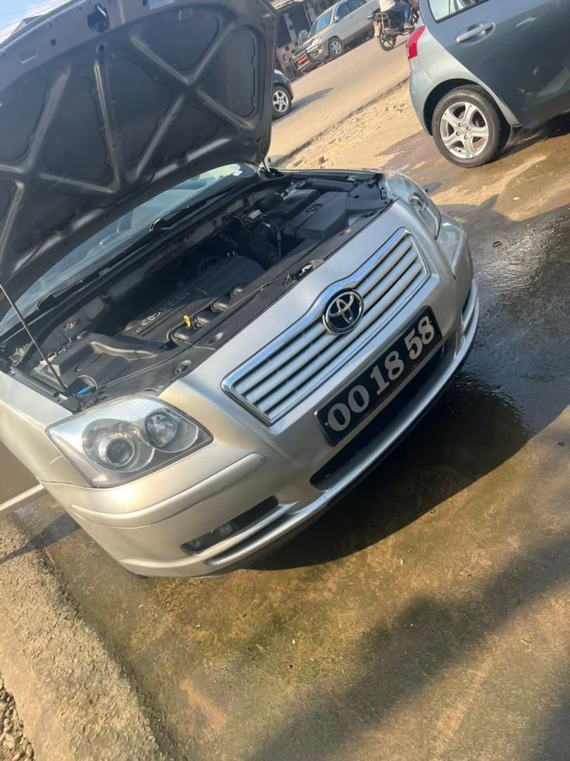 Photo de Galerie 5 - Petites Annonces | Toyota Avensis Verso – 7 Seats For Sale, Koto, Douala, Cameroun | Véhicules et moteurs  > Voitures et camions