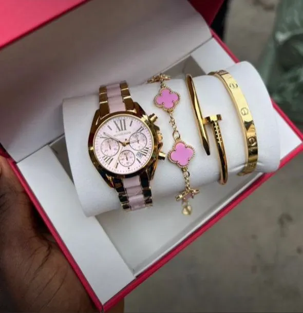 Photo de Galerie 1 - Petites Annonces | Female Watches, Obili, Yaoundé, Cameroun | Vêtements, chaussures et autres  > Bijoux et accessoires