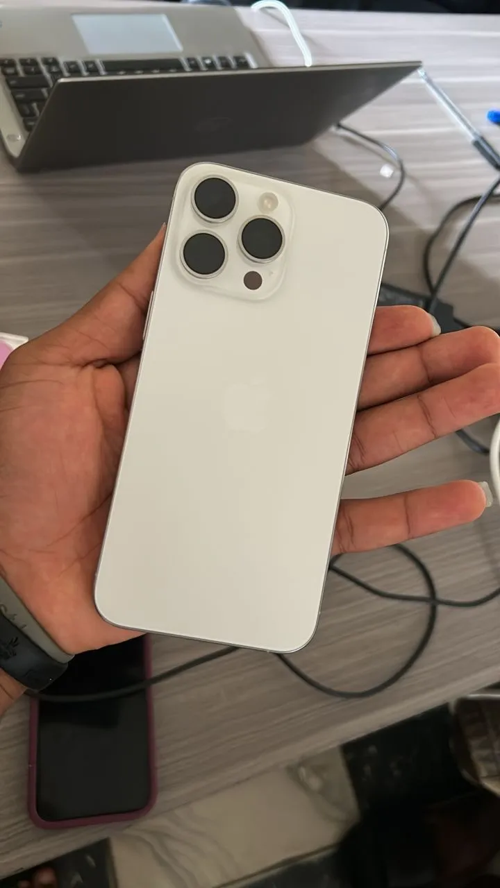 Photo Principale - Petites Annonces | 15 Pro Max, Simbock, Yaoundé, Cameroun | Électronique et médias  > Cellulaires et accessoires