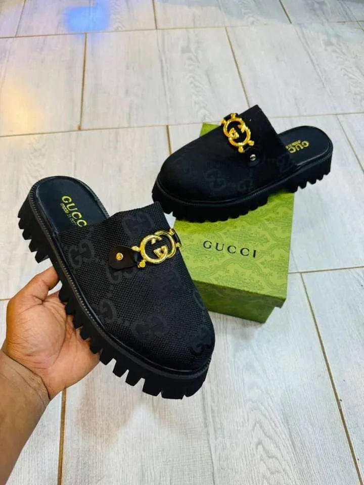 Photo Principale - Petites Annonces | Make Slippers, Mokolo, Yaoundé, Cameroun | Vêtements, chaussures et autres  > Chaussures pour hommes