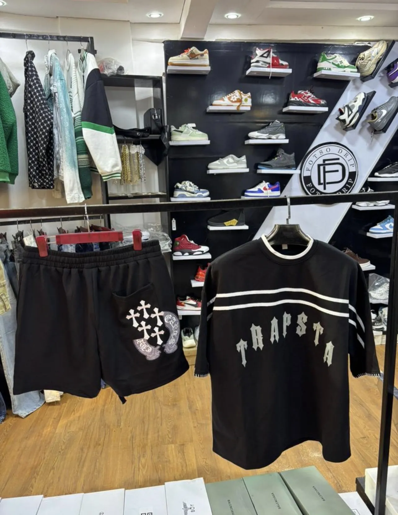 Photo Principale - Petites Annonces | Male Clothes, Olbili, Yaoundé, Cameroun | Vêtements, chaussures et autres  > Chaussures pour hommes