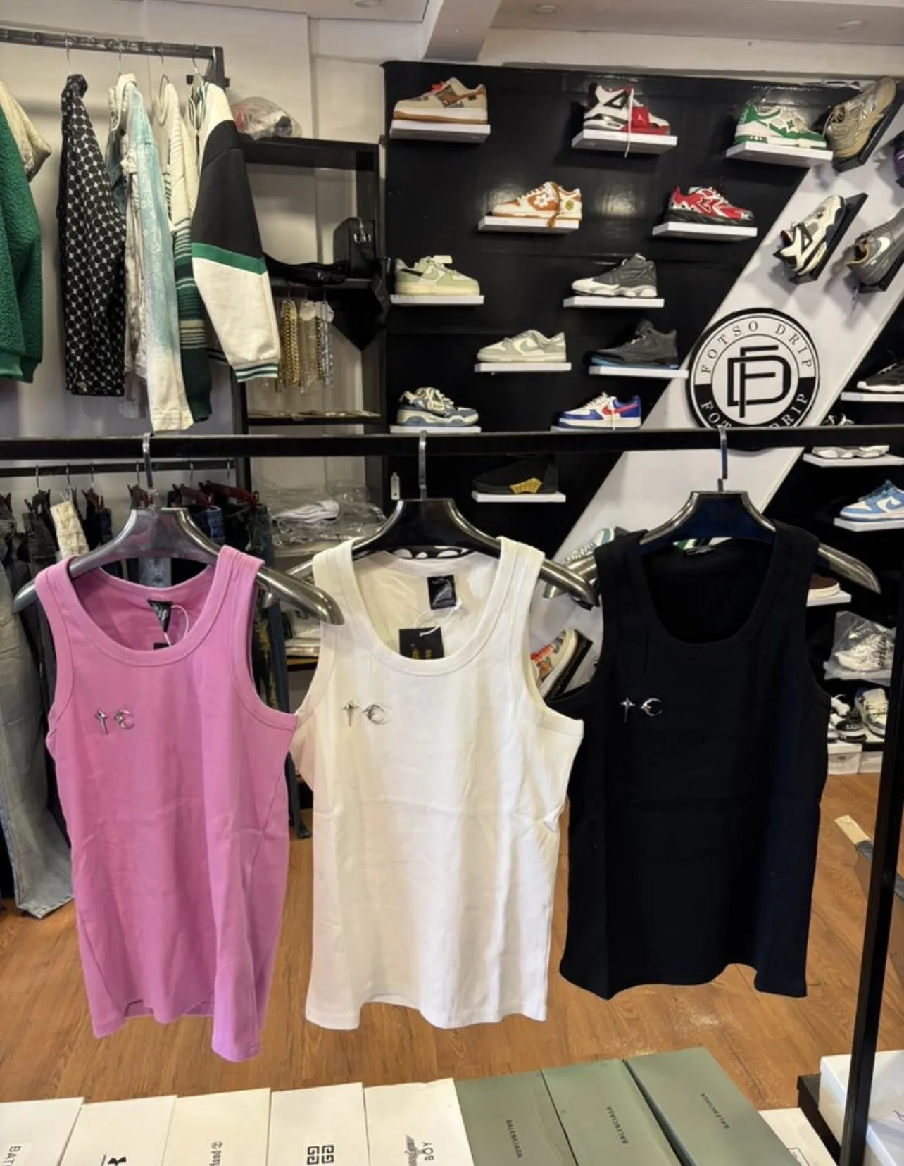 Photo de Galerie 4 - Petites Annonces | Male Clothes, Olbili, Yaoundé, Cameroun | Vêtements, chaussures et autres  > Chaussures pour hommes