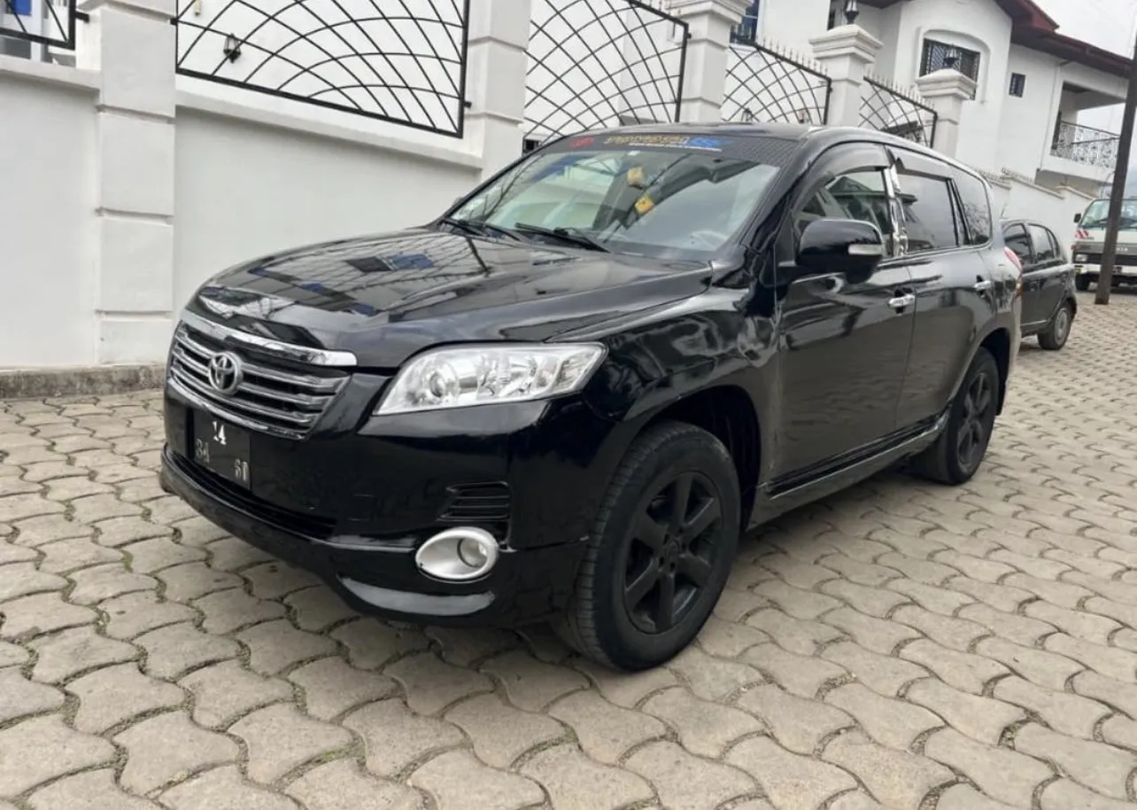Photo de Galerie 5 - Petites Annonces | Cars, Up station, Bamenda, Cameroun | Véhicules et moteurs  > Voitures et camions