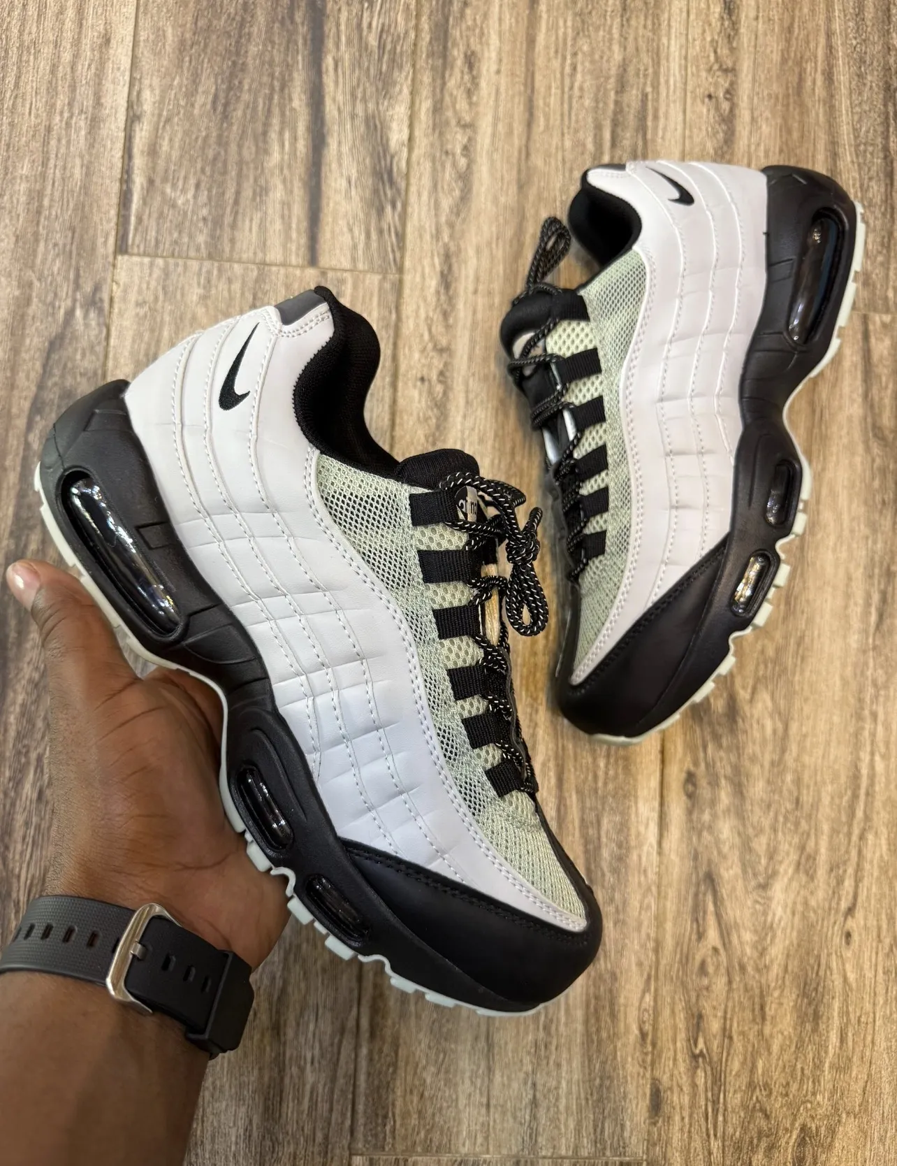 Photo de Galerie 4 - Petites Annonces | Male Shoes, Byimeassi, Yaoundé, Cameroun | Vêtements, chaussures et autres  > Chaussures pour hommes
