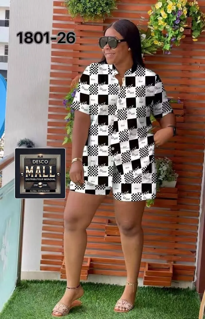 Photo de Galerie 3 - Petites Annonces | Stylish Two-Piece Set For Ladies 🔥, Bonduma, Buea, Cameroun | Vêtements, chaussures et autres  > Vêtements pour femmes