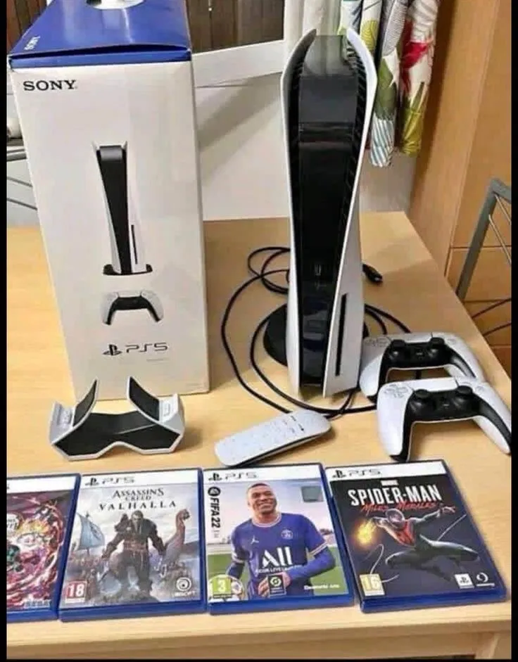 Photo Principale - Petites Annonces | Playstation 5, Acasia, Yaoundé, Cameroun | Électronique et médias  > Jeux vidéo et consoles