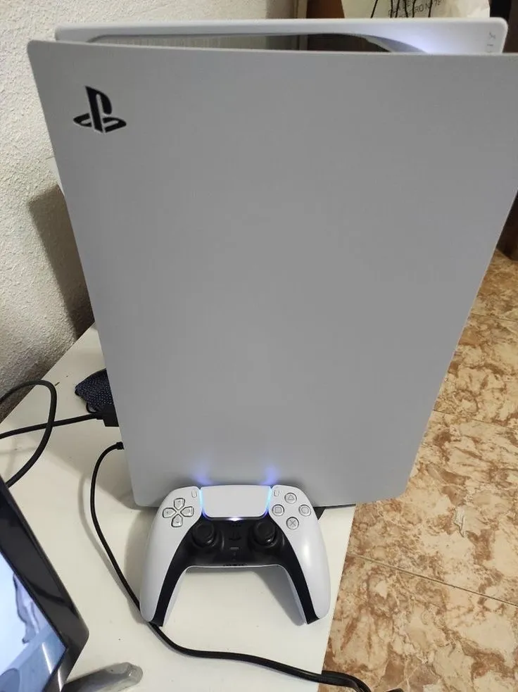 Photo de Galerie 3 - Petites Annonces | Playstation 5, Acasia, Yaoundé, Cameroun | Électronique et médias  > Jeux vidéo et consoles