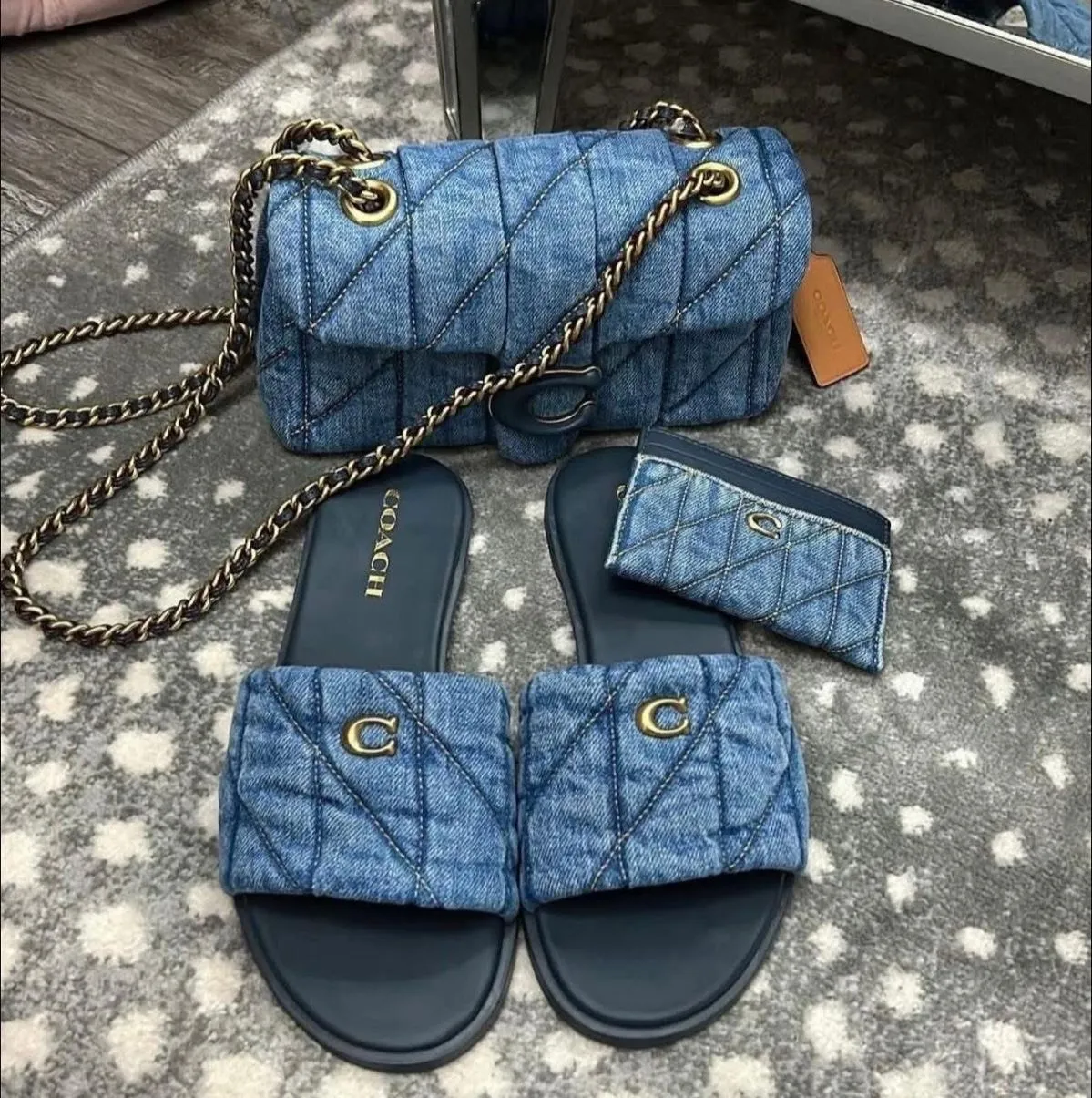 Photo de Galerie 4 - Petites Annonces | Bags And Slippers, Simbock, Yaoundé, Cameroun | Vêtements, chaussures et autres  > Chaussures pour femmes