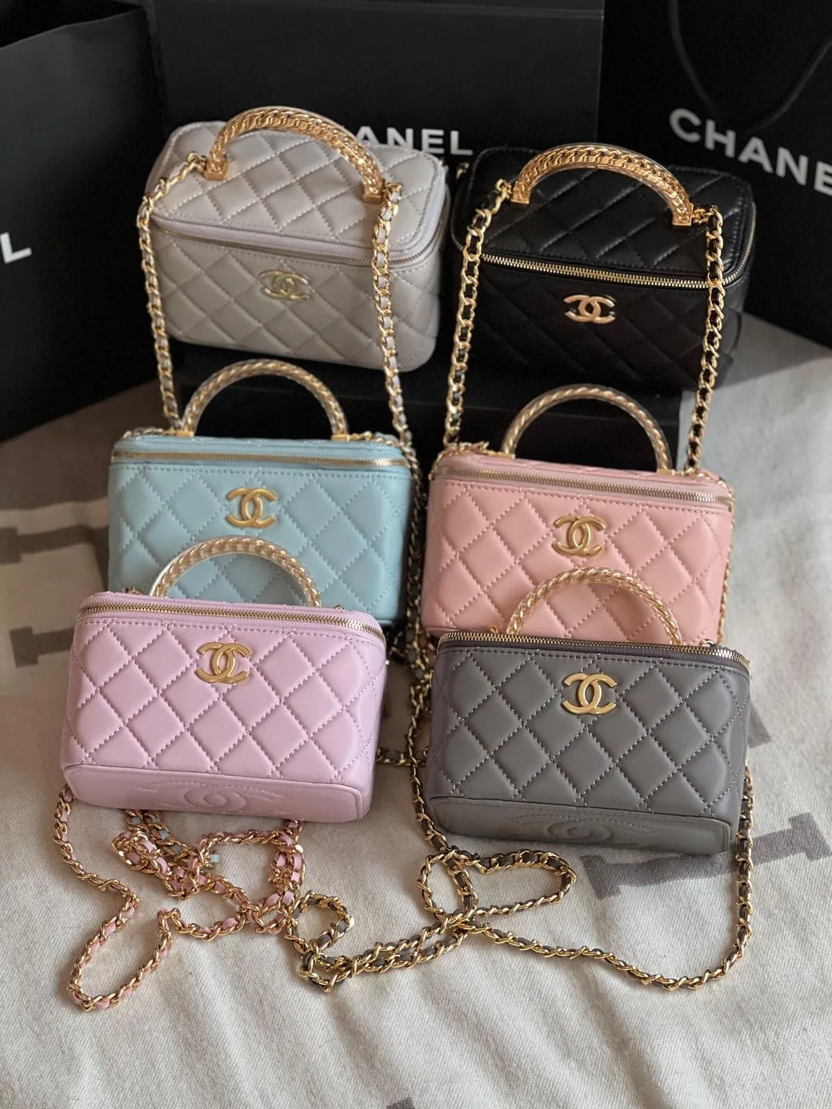 Photo de Galerie 1 - Petites Annonces | Bags, Simbock, Yaoundé, Cameroun | Vêtements, chaussures et autres  > Vêtements pour femmes
