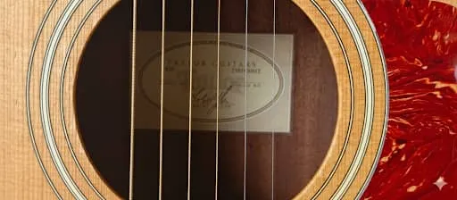 Photo de Galerie 6 - Petites Annonces | Guitare Espagnole Acoustique Fabriquer À La Main, Entraco Akanda, Libreville, Gabon | Art et objets de collection  > Autres sports