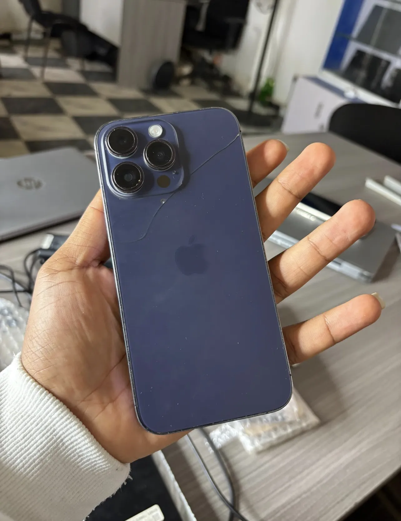 Photo de Galerie 1 - Petites Annonces | Iphone 13 Pro Max, Simbock, Yaoundé, Cameroun | Électronique et médias  > Cellulaires et accessoires
