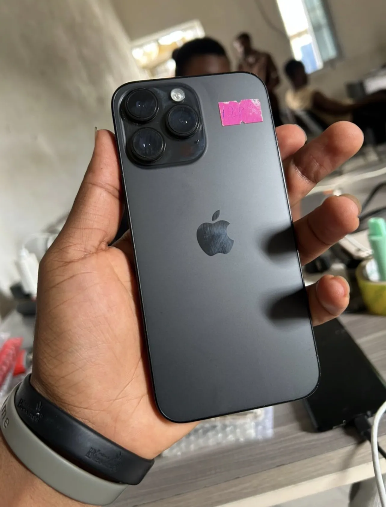 Photo de Galerie 2 - Petites Annonces | Iphone 13 Pro Max, Simbock, Yaoundé, Cameroun | Électronique et médias  > Cellulaires et accessoires