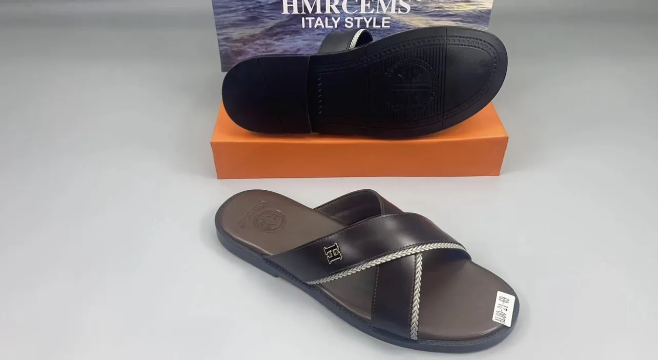 Photo de Galerie 5 - Petites Annonces | Men Foot Wear, Bastos, Yaoundé, Cameroun | Vêtements, chaussures et autres  > Chaussures pour hommes