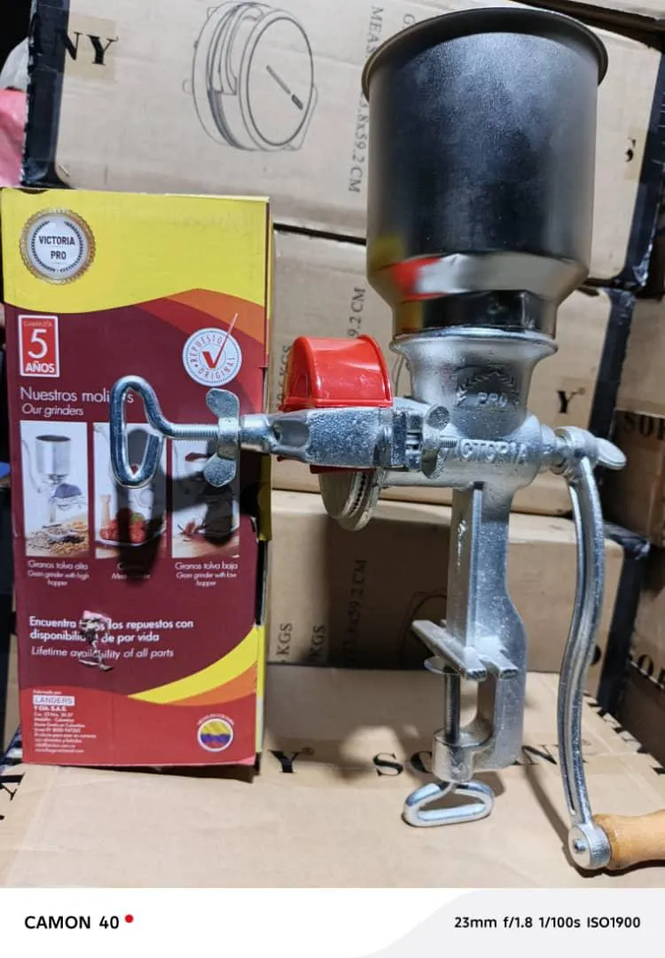Photo Principale - Petites Annonces | Heavy-Duty Manual Grinder For Sale 🔥, Sandpit, Buea, Cameroun | Maison, aliments et jardin  > Cuisine et salle à manger