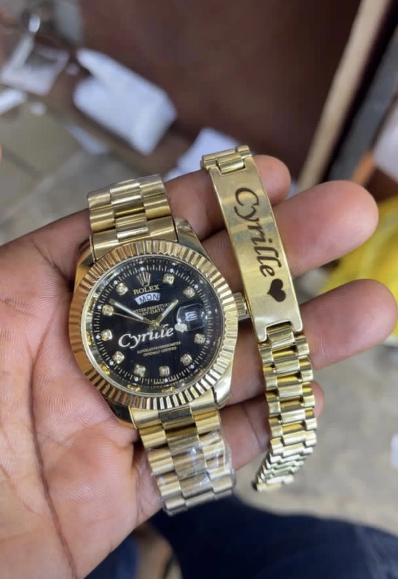 Photo de Galerie 1 - Petites Annonces | Watches, Damas, Yaoundé, Cameroun | Vêtements, chaussures et autres  > Bijoux et accessoires