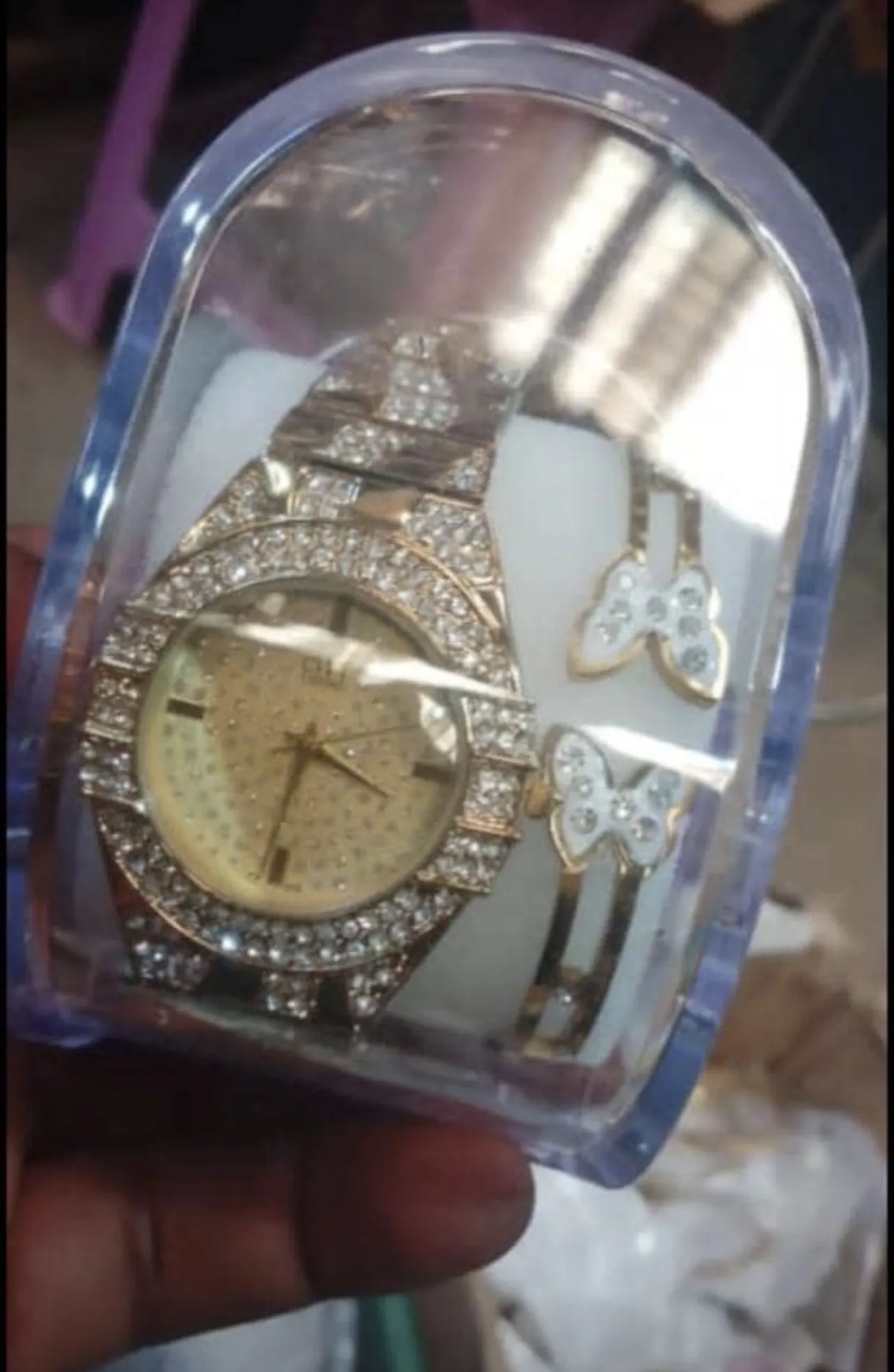 Photo de Galerie 2 - Petites Annonces | Watches, Damas, Yaoundé, Cameroun | Vêtements, chaussures et autres  > Bijoux et accessoires