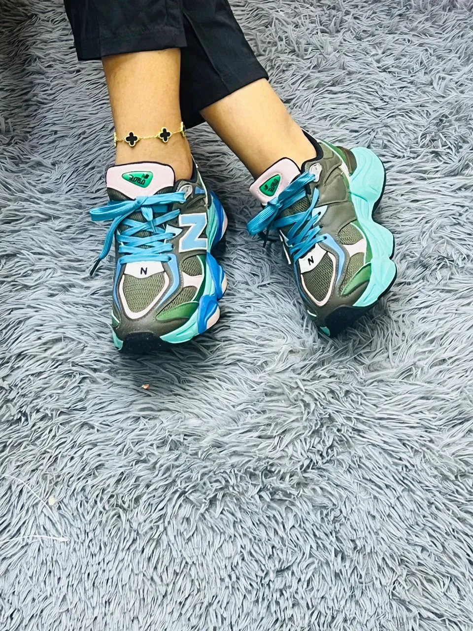 Photo de Galerie 2 - Petites Annonces | Tennis New Balance, Akwa-douche, Douala, Cameroun | Vêtements, chaussures et autres  > Chaussures pour hommes