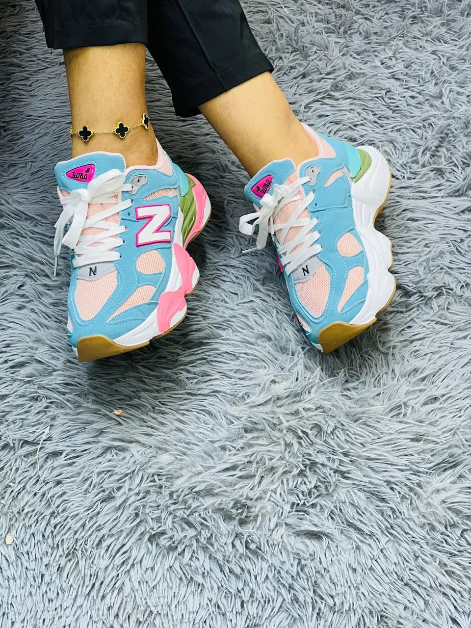 Photo de Galerie 6 - Petites Annonces | Tennis New Balance, Akwa-douche, Douala, Cameroun | Vêtements, chaussures et autres  > Chaussures pour hommes