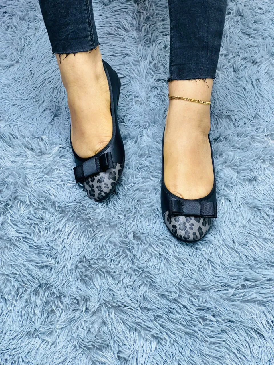 Photo de Galerie 4 - Petites Annonces | Balerine Semi Panthère, Akwa-douche, Douala, Cameroun | Vêtements, chaussures et autres  > Chaussures pour femmes