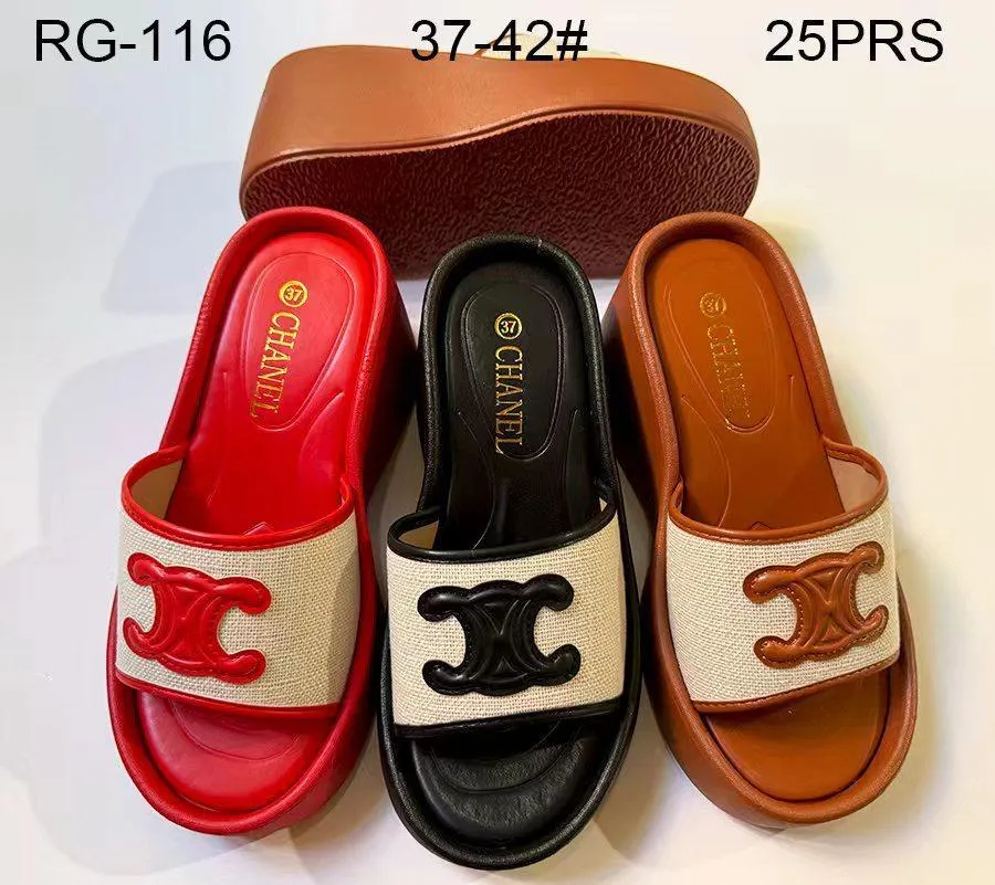 Photo Principale - Petites Annonces | Stylish Luxury Slides – Comfort Meets Class 🔥, Bonduma, Buea, Cameroun | Vêtements, chaussures et autres  > Chaussures pour femmes