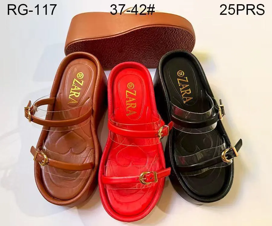 Photo de Galerie 1 - Petites Annonces | Stylish Luxury Slides – Comfort Meets Class 🔥, Bonduma, Buea, Cameroun | Vêtements, chaussures et autres  > Chaussures pour femmes
