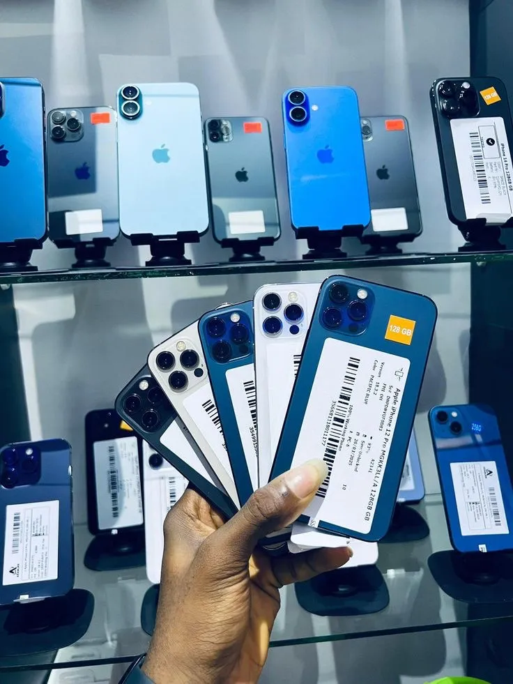Photo de Galerie 1 - Petites Annonces | Phones For Sale, Byiamassi, Yaoundé, Cameroun | Électronique et médias  > Cellulaires et accessoires
