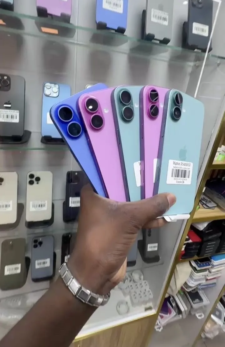 Photo de Galerie 4 - Petites Annonces | Phones For Sale, Byiamassi, Yaoundé, Cameroun | Électronique et médias  > Cellulaires et accessoires