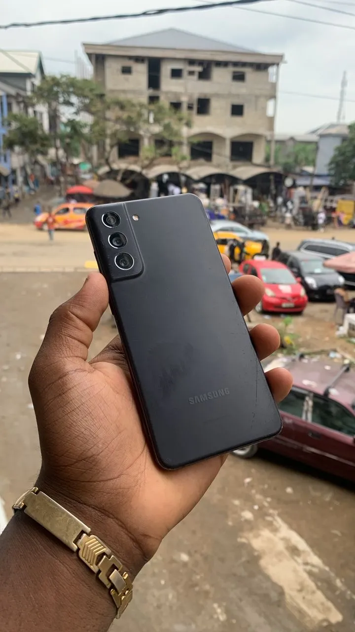 Photo de Galerie 1 - Petites Annonces | Samsung, Obili, Yaoundé, Cameroun | Électronique et médias  > Cellulaires et accessoires