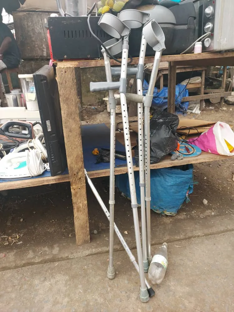 Photo Principale - Petites Annonces | For Sale – Adjustable Walking Crutches, Clerks Quarters, Buea, Cameroun | Général et autres  > Tous les autres articles