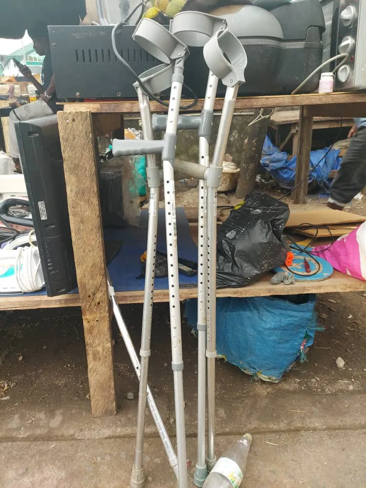Photo de Galerie 1 - Petites Annonces | For Sale – Adjustable Walking Crutches, Clerks Quarters, Buea, Cameroun | Général et autres  > Tous les autres articles