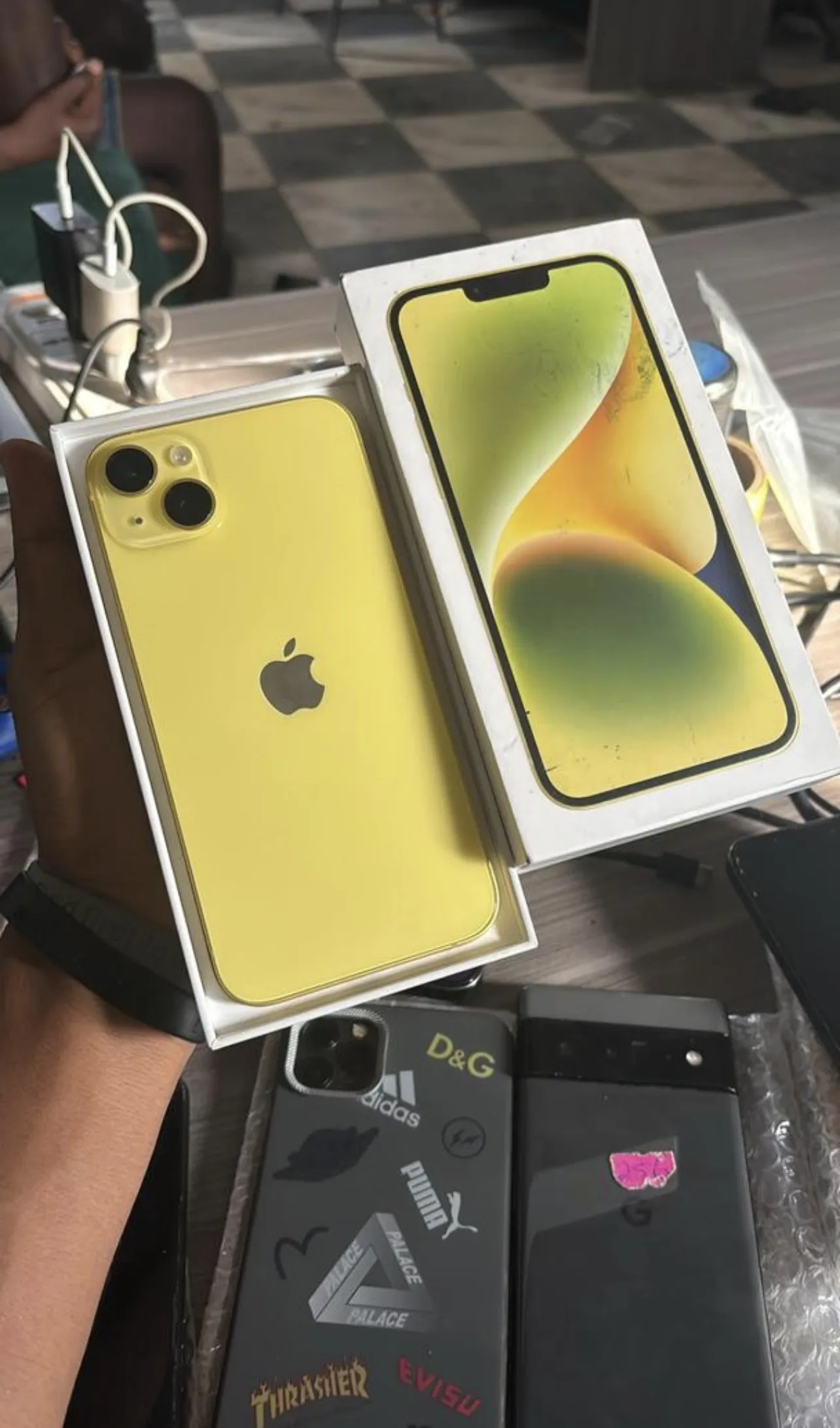 Photo de Galerie 3 - Petites Annonces | Iphone 14 Pro Max, Simbock, Yaoundé, Cameroun | Électronique et médias  > Cellulaires et accessoires
