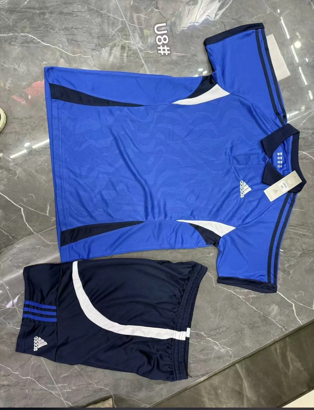 Photo de Galerie 5 - Petites Annonces | Sport Wear, Bambili, Bamenda, Cameroun | Vêtements, chaussures et autres  > Autres et accessoires