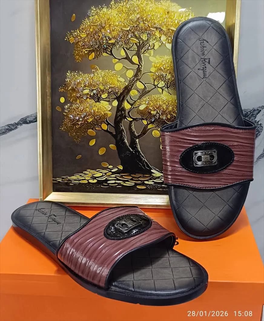 Photo de Galerie 1 - Petites Annonces | Classy Men’s Luxury Sandals – Fcfa 13,000 ✨, Bonduma, Buea, Cameroun | Vêtements, chaussures et autres  > Chaussures pour hommes