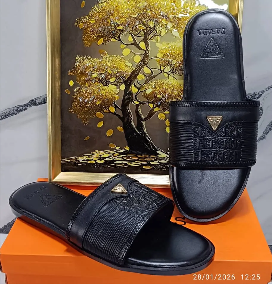 Photo de Galerie 4 - Petites Annonces | Classy Men’s Luxury Sandals – Fcfa 13,000 ✨, Bonduma, Buea, Cameroun | Vêtements, chaussures et autres  > Chaussures pour hommes