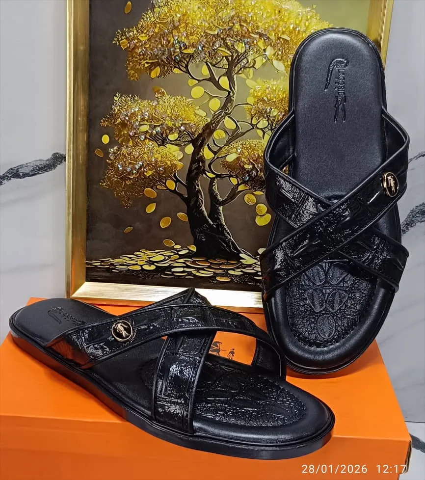 Photo de Galerie 6 - Petites Annonces | Classy Men’s Luxury Sandals – Fcfa 13,000 ✨, Bonduma, Buea, Cameroun | Vêtements, chaussures et autres  > Chaussures pour hommes