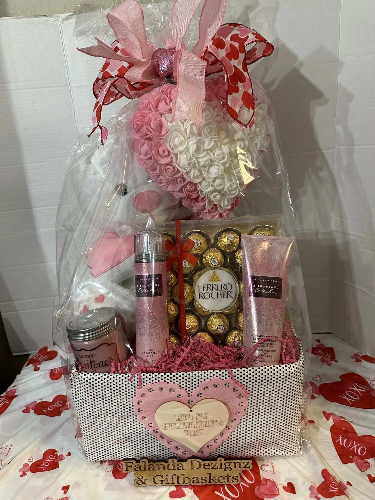 Photo de Galerie 3 - Petites Annonces | Valentine Gifts, Buyer-assi, Yaoundé, Cameroun | Général et autres  > Tous les autres articles