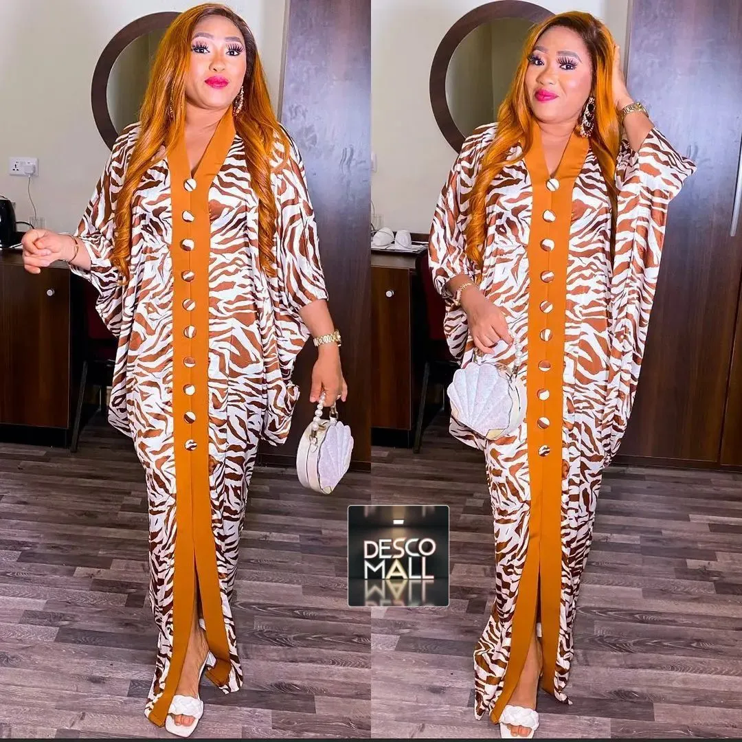 Photo de Galerie 1 - Petites Annonces | Elegant Maxi Dress – Bold, Beautiful & Comfortable ✨, Bonduma, Buea, Cameroun | Vêtements, chaussures et autres  > Chaussures pour femmes