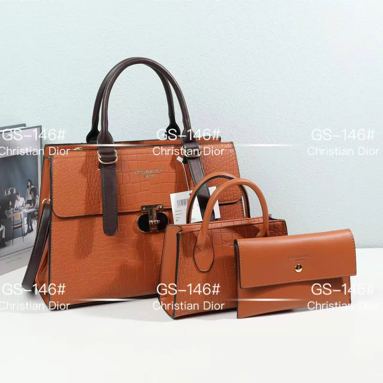 Main Photo - Marketplace | Sac A Main, Ngodi Bakoko, Douala, Cameroon | Clothing, Shoes, & Others  > Women's clothing