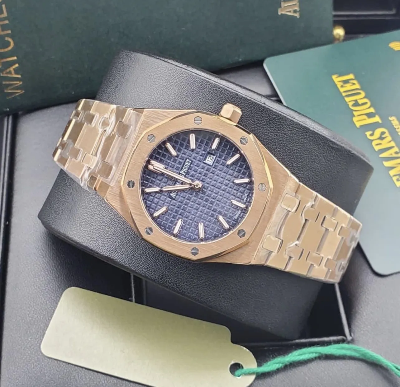 Photo Principale - Petites Annonces | Watches, Obili, Yaoundé, Cameroun | Vêtements, chaussures et autres  > Autres et accessoires
