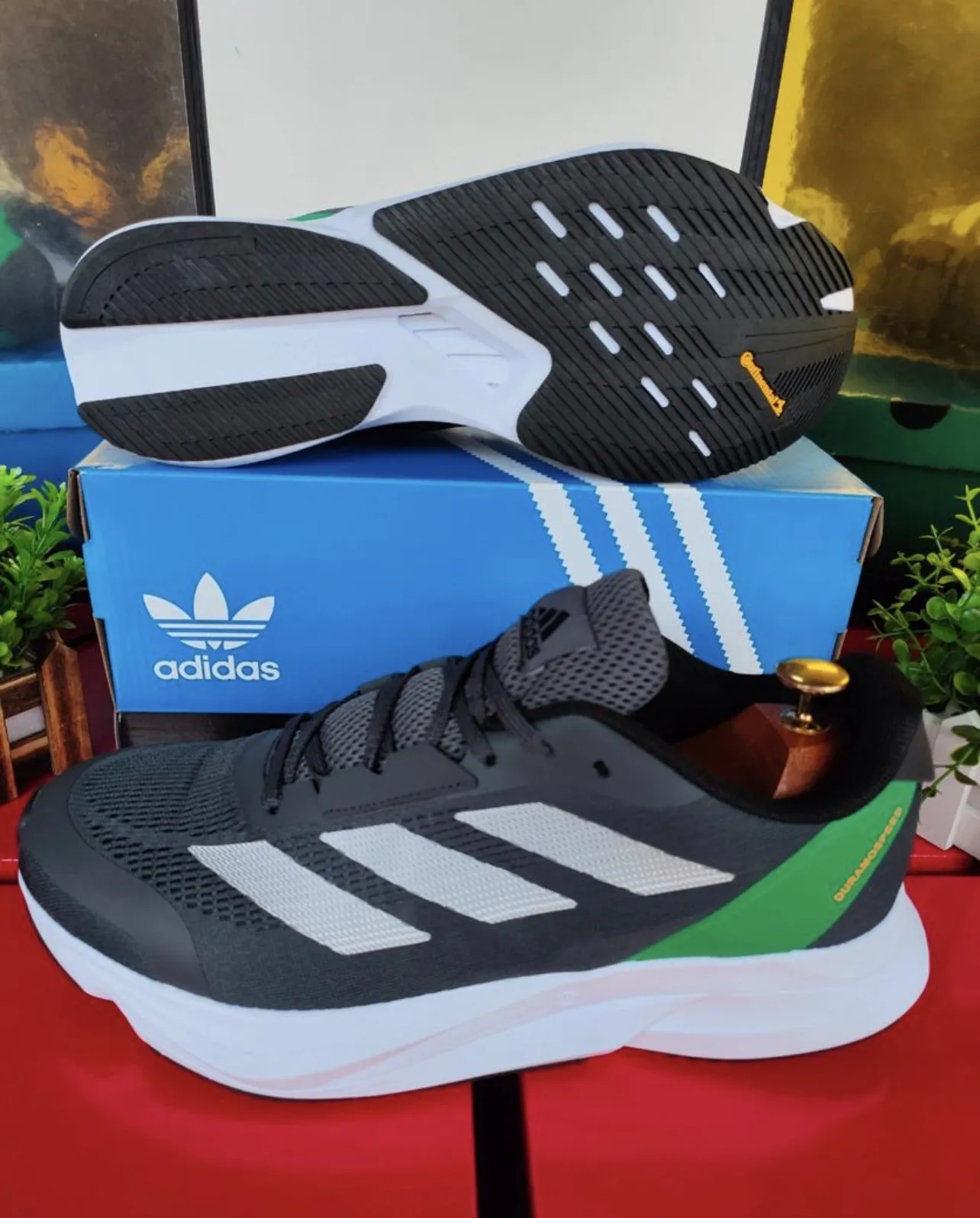 Photo de Galerie 1 - Petites Annonces | Original Tennis Shoes, Obili, Yaoundé, Cameroun | Vêtements, chaussures et autres  > Chaussures pour garçons