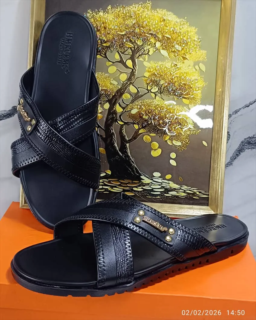 Photo de Galerie 4 - Petites Annonces | Men’s Luxury Leather Sandals – 11,000 Fcfa 🔥, Bonduma, Buea, Cameroun | Vêtements, chaussures et autres  > Chaussures pour hommes