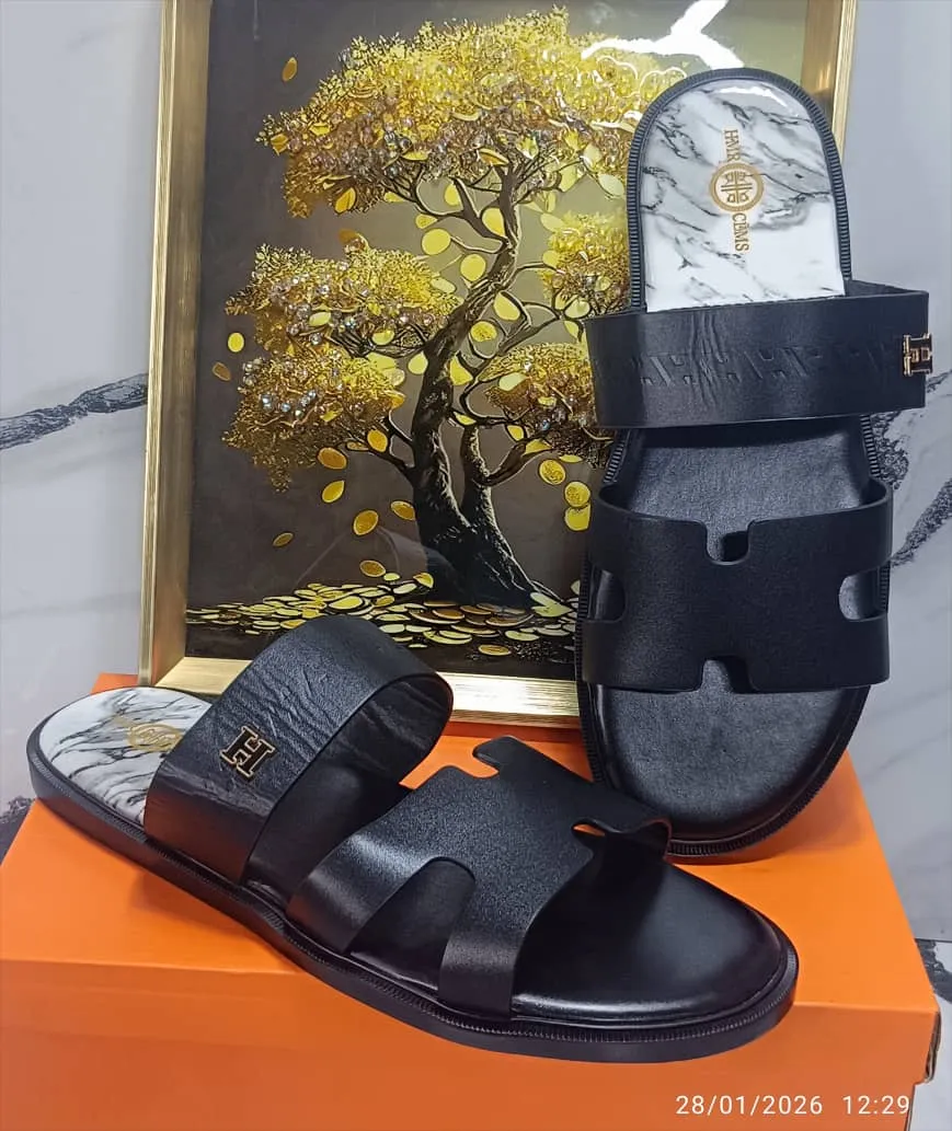 Photo de Galerie 5 - Petites Annonces | Men’s Luxury Leather Sandals – 11,000 Fcfa 🔥, Bonduma, Buea, Cameroun | Vêtements, chaussures et autres  > Chaussures pour hommes