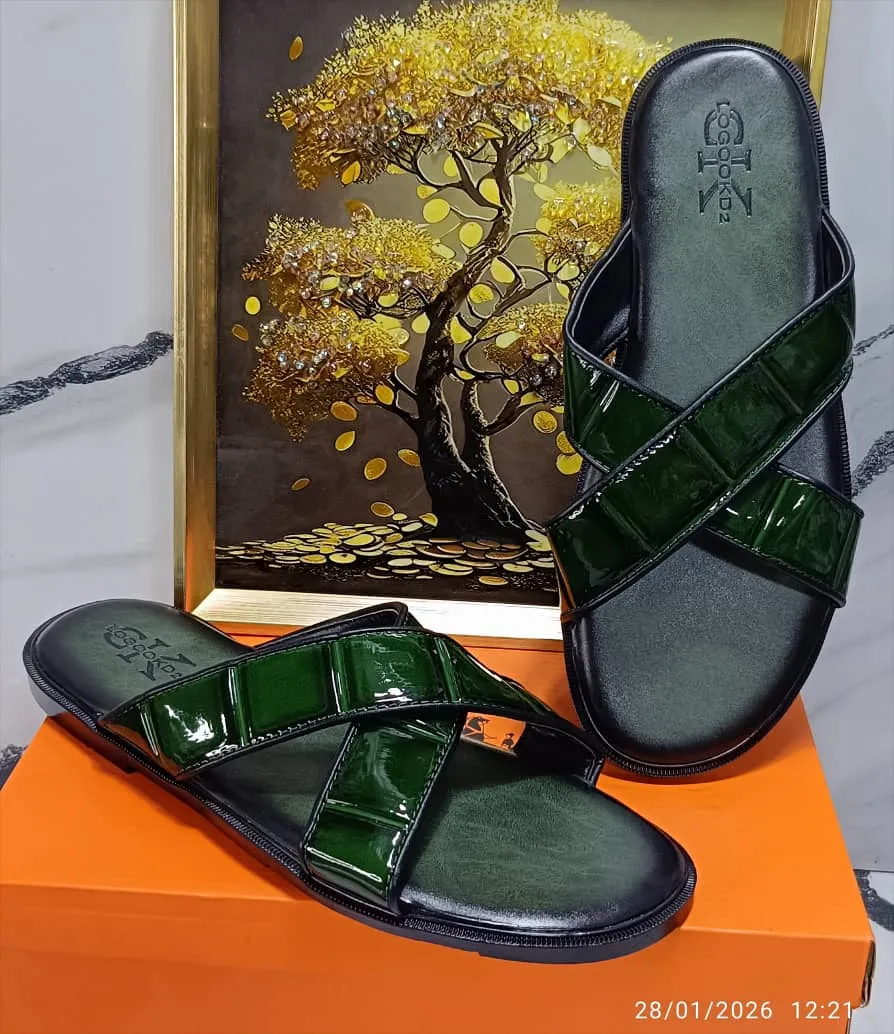 Photo de Galerie 7 - Petites Annonces | Men’s Luxury Leather Sandals – 11,000 Fcfa 🔥, Bonduma, Buea, Cameroun | Vêtements, chaussures et autres  > Chaussures pour hommes