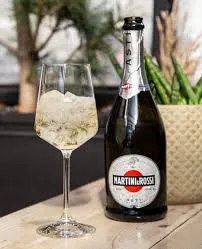 Photo de Galerie 3 - Petites Annonces | Martini & Rossi Asti Sparkling Wine – Available Now! 🍾, Molyko, Buea, Cameroun | Général et autres  > Tous les autres articles