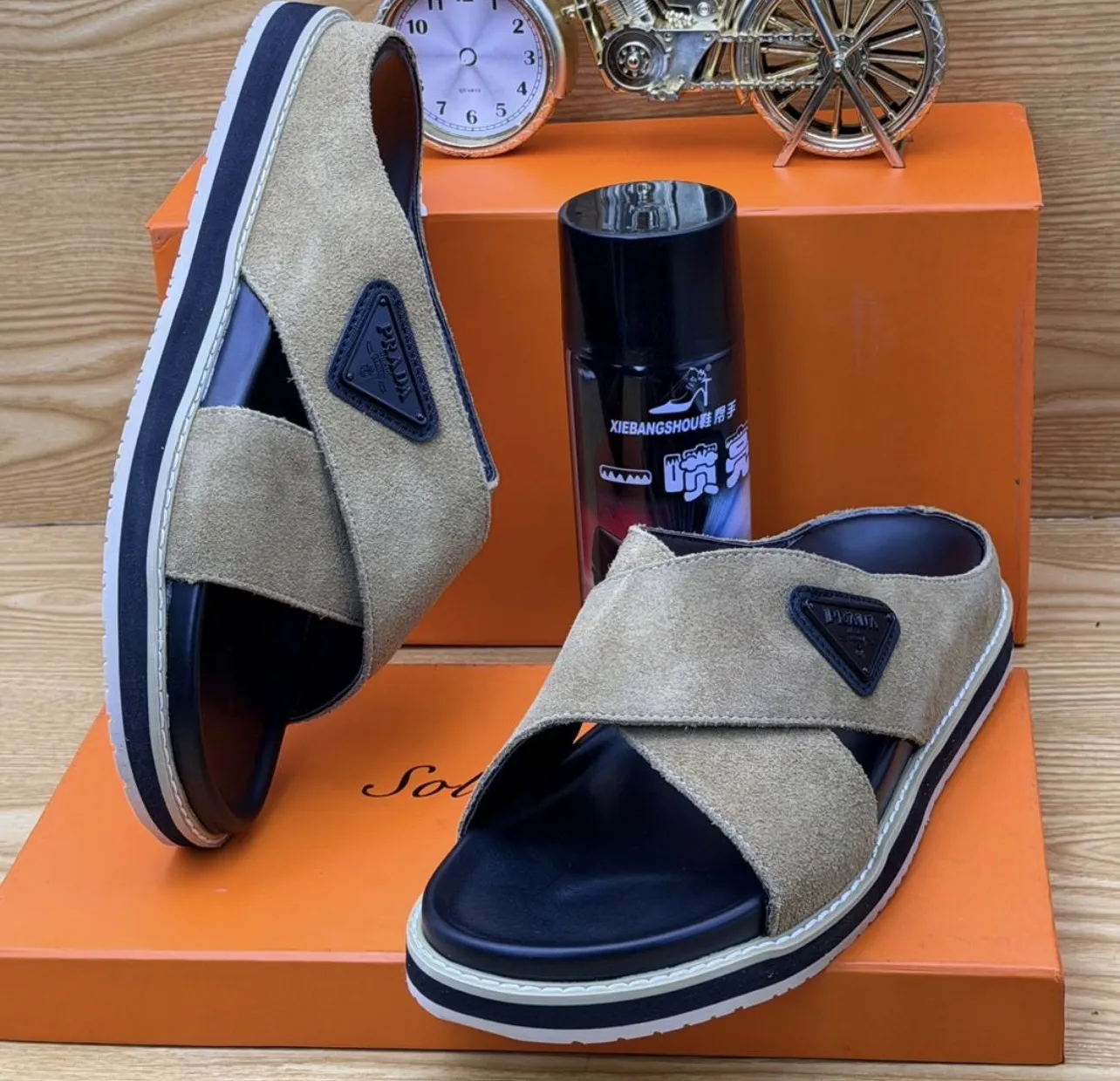 Photo Principale - Petites Annonces | Slippers, Bastos, Yaoundé, Cameroun | Vêtements, chaussures et autres  > Chaussures pour hommes